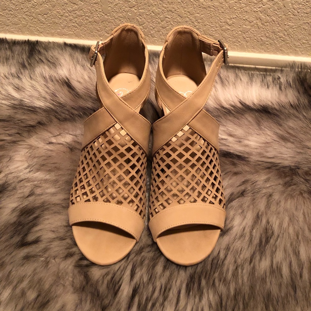 High Heel Sandals - Picture 2 of 3